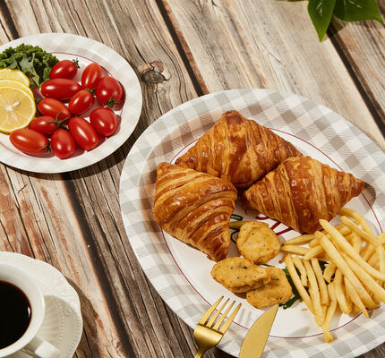 Quality Film Covered Oil Coated Round Paper Plate Disposable Plate for Food Service factory